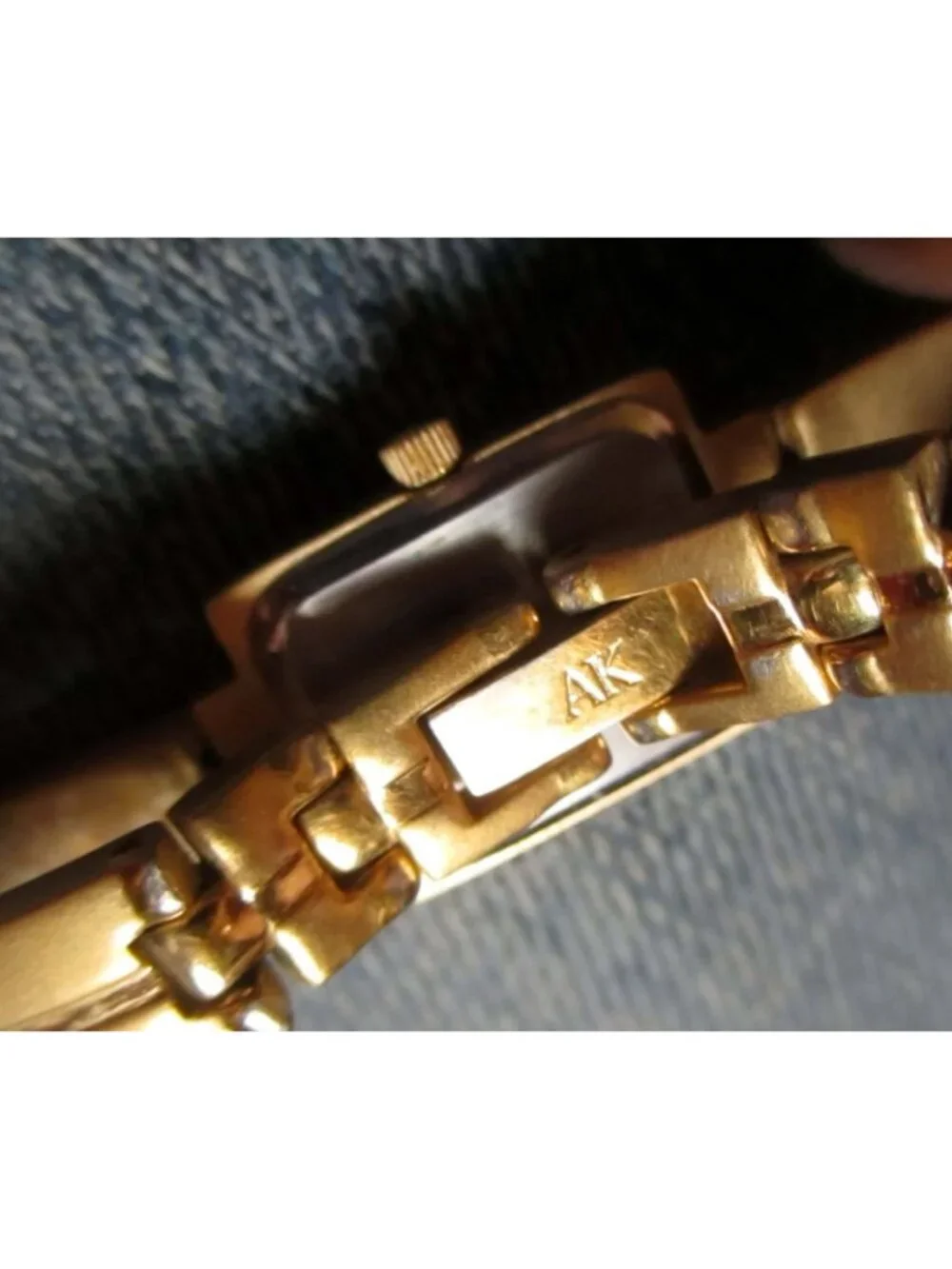 Anne Klein enthusiasts design battery